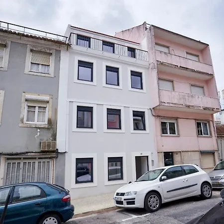 Altido Modern In Lapa, Nearby Iseg Лиссабон